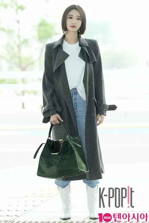 Go Jun-hee 1 — Airport