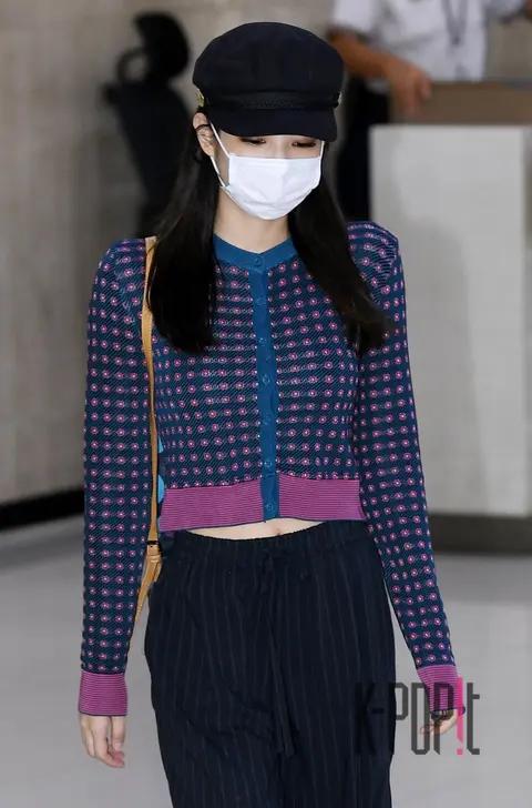 BLACKPINK, JENNIE — Airport