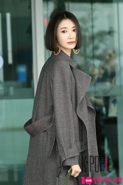 Go Jun-hee 7 — Airport