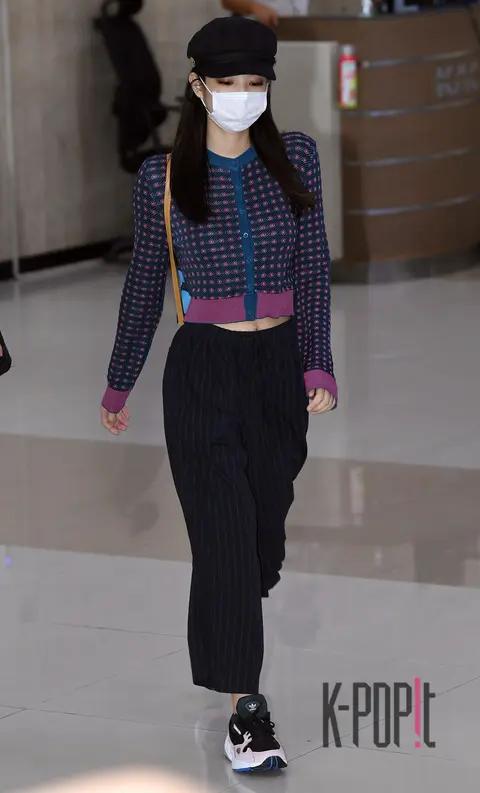 BLACKPINK, JENNIE — Airport
