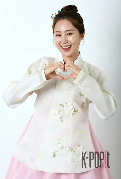 Hanbok Interview, Ji-eun 9 — Interview