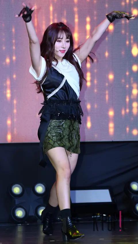 Dreamcatcher, Sua — Dreamcatcher Showcase