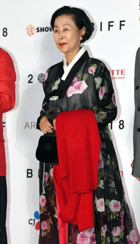Son Suk — 23rd Busan International Film Festival Red Carpet