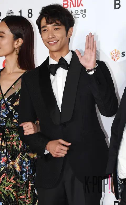 Ryu Yi-ho — 23rd Busan International Film Festival Red Carpet — 2018-10-04