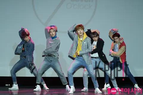 7 O'Clock — Seven O'Clock Showcase