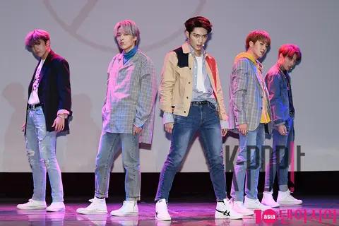 SEVEN O'CLOCK — Seven O'Clock Showcase