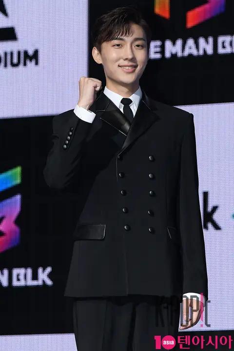The Man Black, Yoon Jun-won — The Man Black Showcase