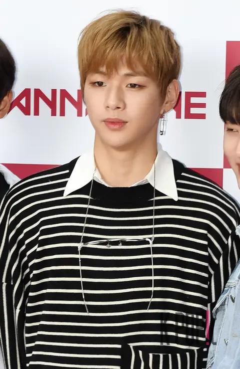 Wanna One, Kang Daniel 2 — Chika Chika PLAY Photocall