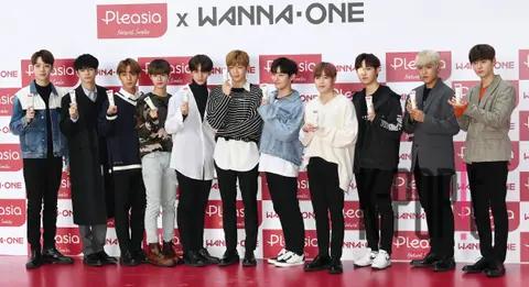 Wanna One — Chika Chika PLAY Photocall