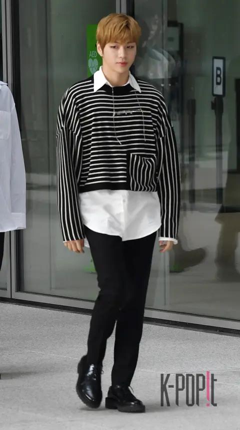 Wanna One, Kang Daniel — Chika Chika PLAY Photocall
