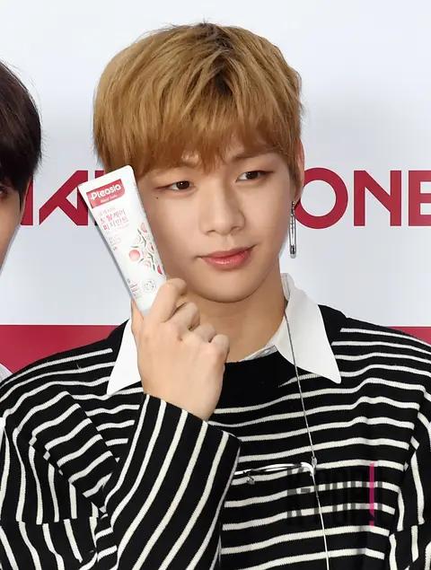 Wanna One, Kang Daniel 5 — Chika Chika PLAY Photocall