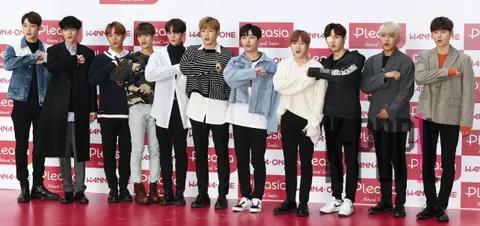 Wanna One — Chika Chika PLAY Photocall