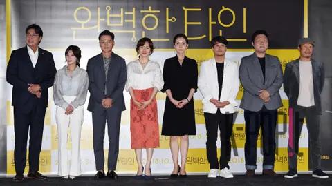 Group — Intimate Strangers Press Screening — 2018-10-16