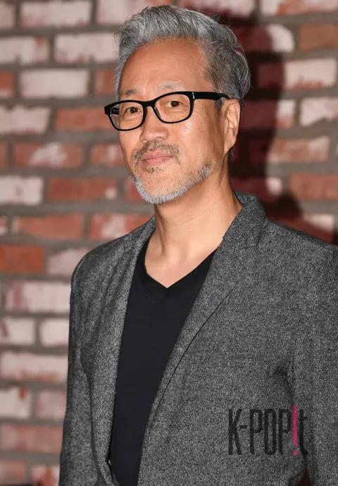 Kim Jong-jin 2 — Spring Summer Fall Winter Press Conference