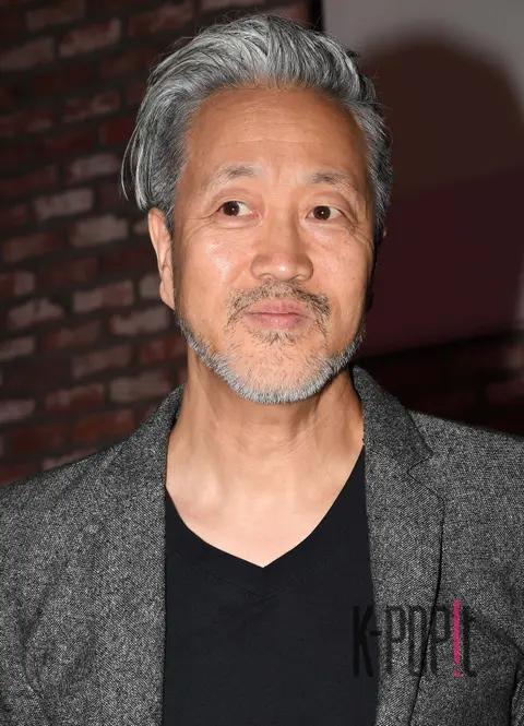 Kim Jong-jin 8 — Spring Summer Fall Winter Press Conference