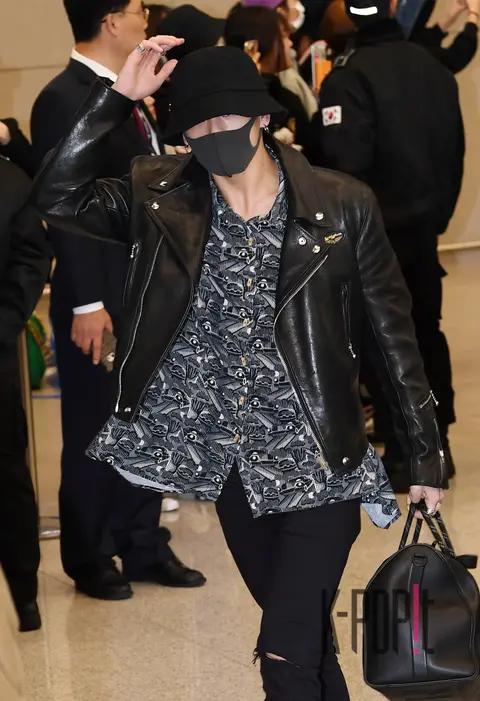 BTS, Jungkook — Airport