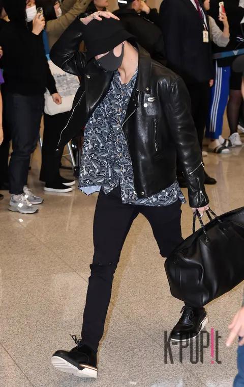 BTS, Jungkook (BTS) — Airport