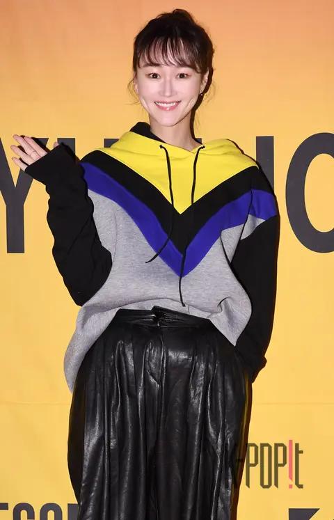 Lee Hye-jeong — Gwak Hyunju Collection 2019 SS Off-Show