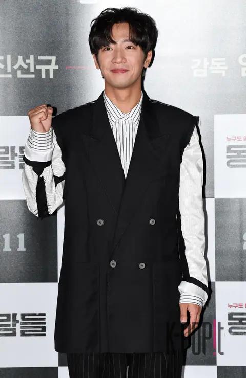 Lee Sang-yeop — Neighbors Press Screening