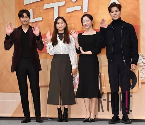 Group — Eun-joo's Room Production Briefing — 2018-11-01