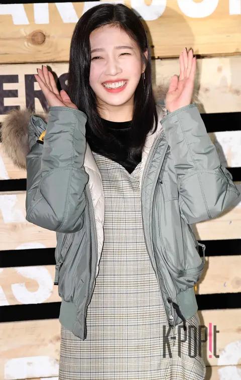 Red Velvet, Joy 1 — Parajumpers 18FW Presentation