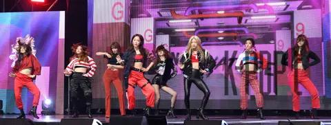 gugudan, Group Photo 2 — gugudan Showcase