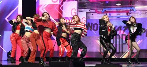 gugudan, Group Photo 3 — gugudan Showcase