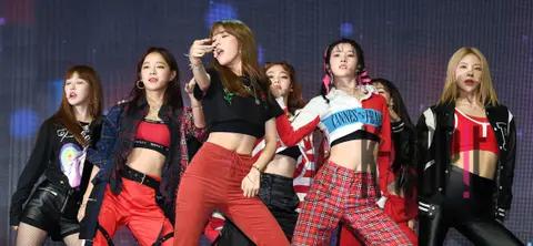 gugudan, Group Photo 6 — gugudan Showcase