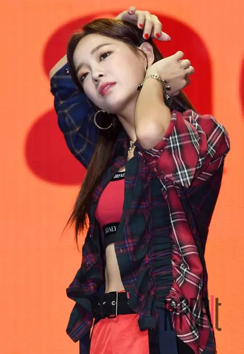 gugudan, Se-jeong — gugudan Showcase
