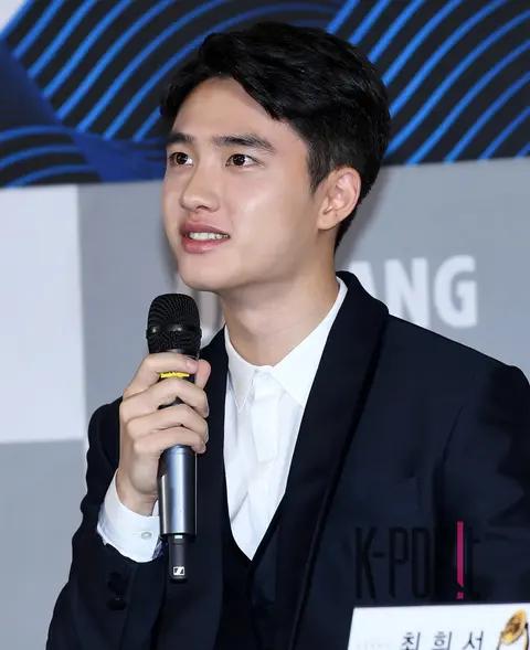 Do Kyung-soo 1 — 39th Blue Dragon Film Awards Handprinting