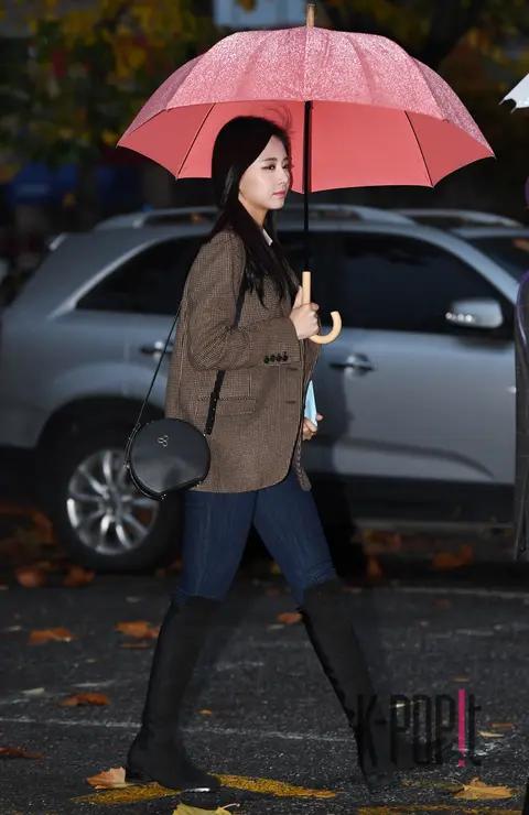 TWICE, Tzuyu (TWICE) — Music Bank Arrival
