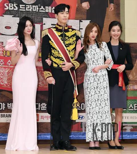 Group Photo 1 — The Empress of China Production Briefing — 2018-11-20