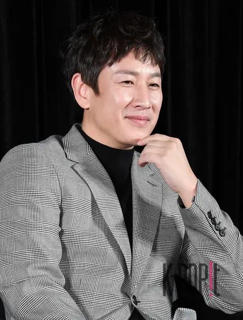Lee Sun-gyun — PCM The Bunker Production Briefing
