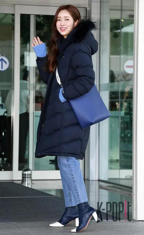 Cha Jung-won 9 — Airport
