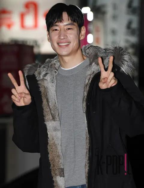 Lee Je-hoon — Fox Bride Star Wrap Party