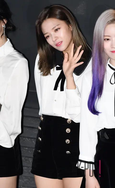 TWICE, Jeongyeon 1 — TWICELAND Press Screening, Red Carpet