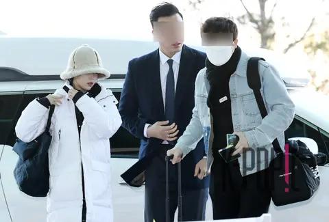 Super Junior, IU — Airport