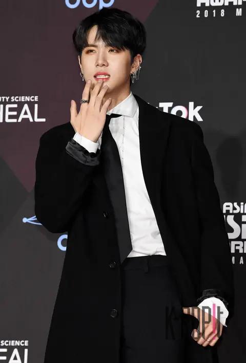 Kim Dong-hwan — Mama Red Carpet — 2018-12-10