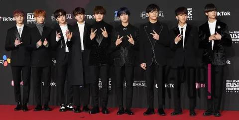 Stray Kids — Mama Red Carpet — 2018-12-10