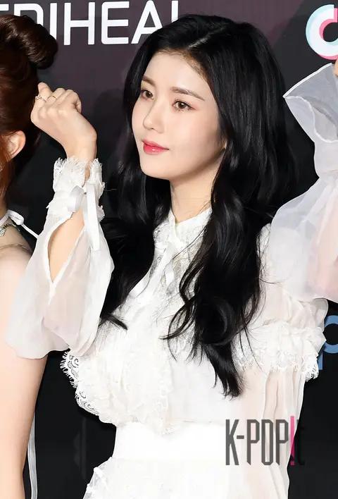 IZ*ONE, Kwon Eun-bi — Mama Red Carpet