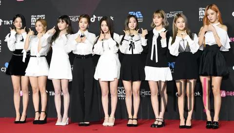 fromis_9 — Mama Red Carpet