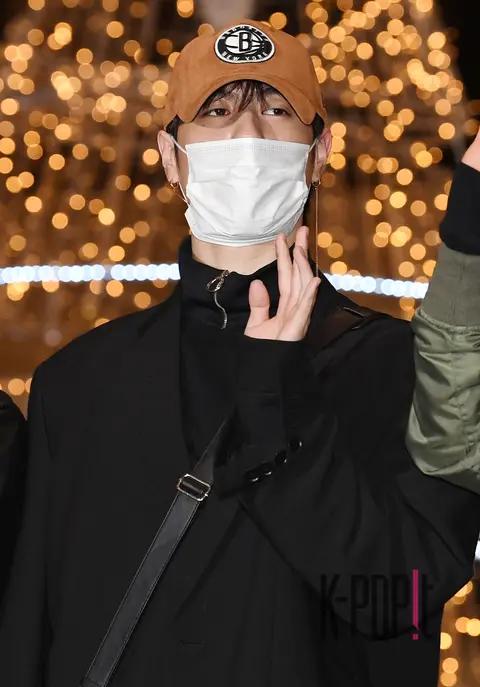 GOT7, Yu Gyeom — Airport