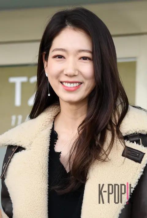 Park Shin-hye 7 — Airport