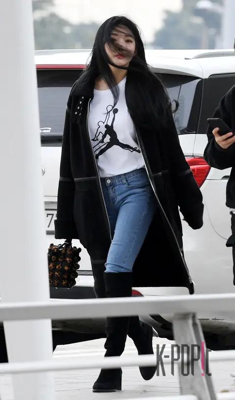 CHUNG HA — Airport
