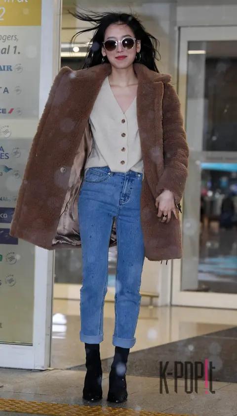 Seo Hyun-jin (7) — Airport