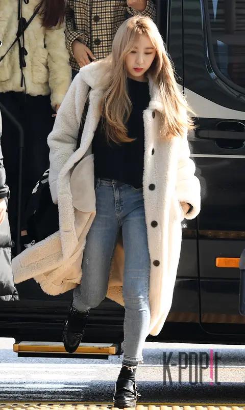 IZ*ONE, Lee Chae-yeon — Airport