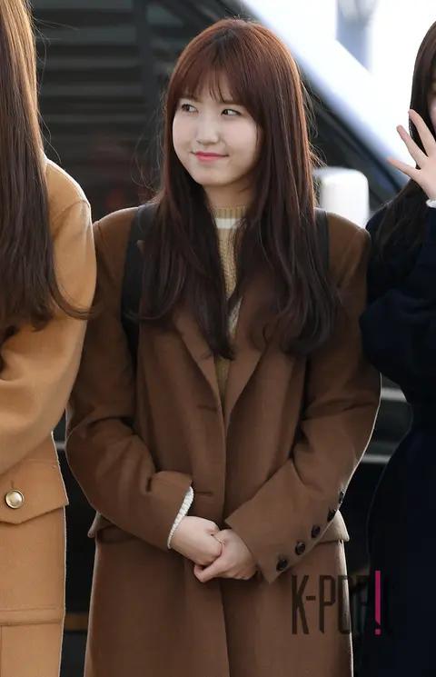 IZ*ONE, Honda Hitomi — Airport