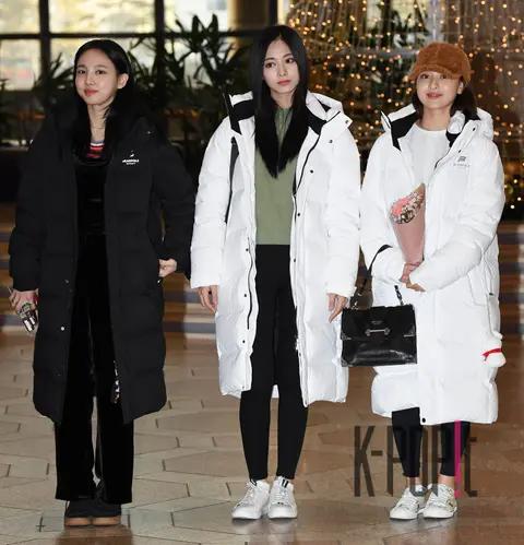 TWICE, Nayeon (TWICE), Tzuyu (TWICE), Jihyo — Airport