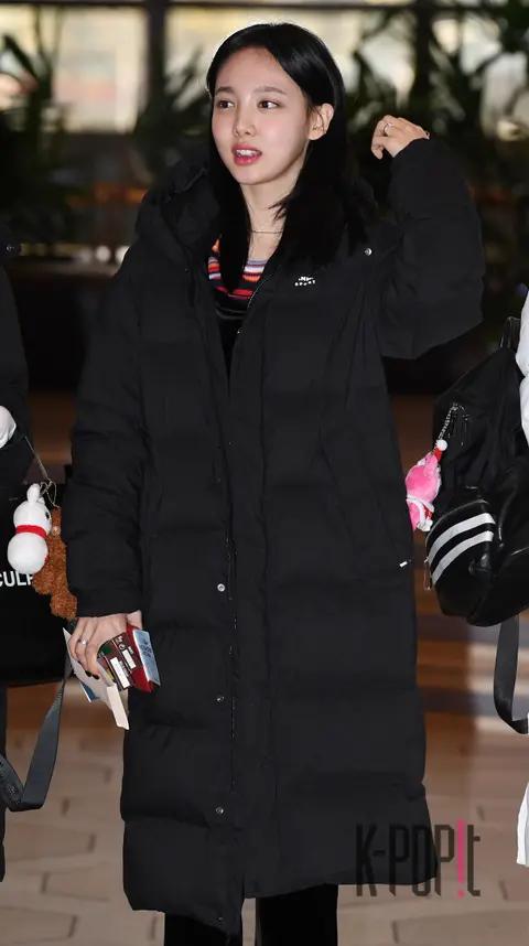 TWICE, Nayeon (TWICE) — Airport