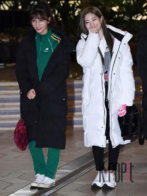 TWICE, Momo (TWICE), Dahyun (TWICE) — Airport